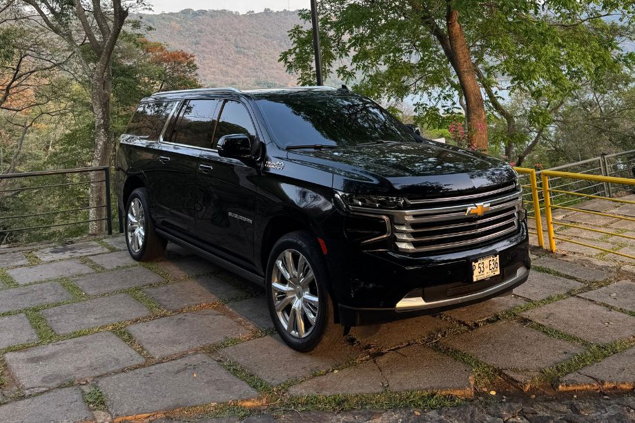 tahoe-suburban-luxury-suv-transportation-el-salvador-booking-ss-gh-legacy-chevy (4)